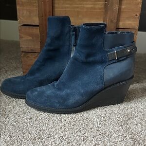 Cole Haan x Nike Air collab Navy Suede and Leather Wedge Boots Sz 9 waterproof